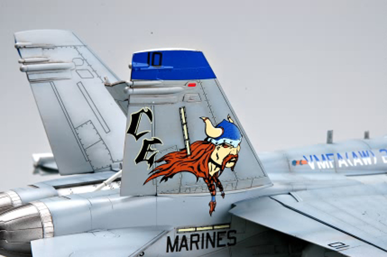 Hobby Boss Modellbausatz F/A-18D HORNET – Maßstab 1:72, Kit 80269 Für Modellbau-Fans