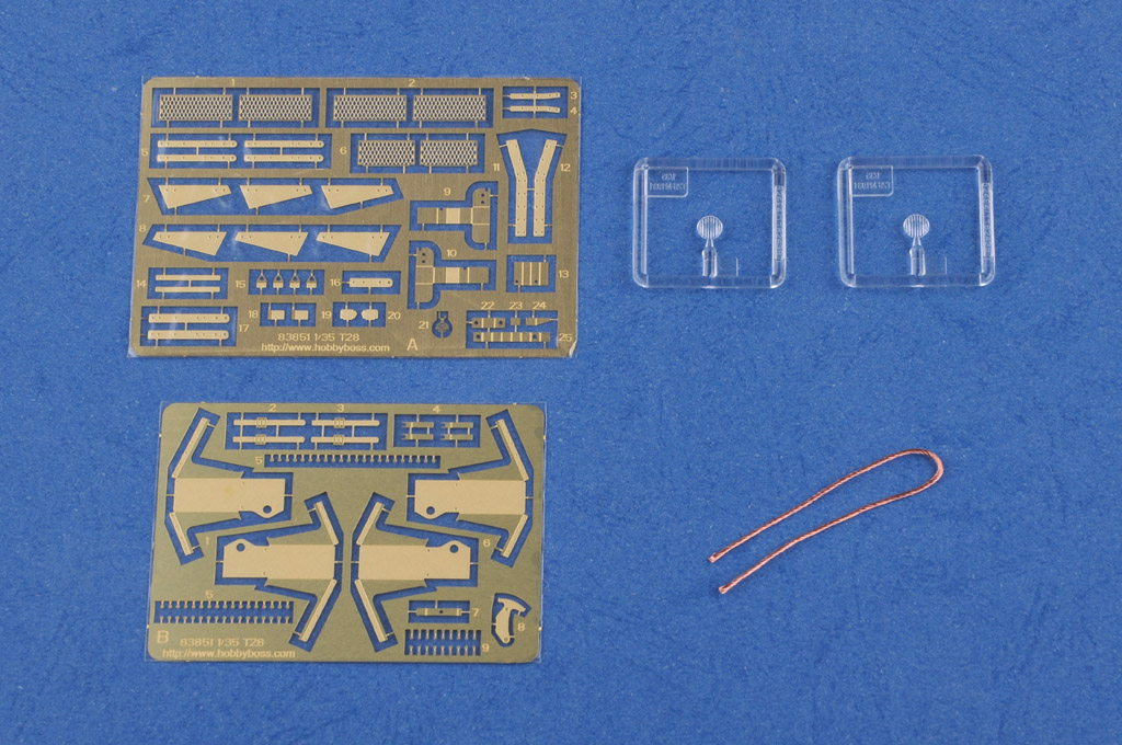 Soviet T-28 Medium Tank Riveted 1:3 5 Plastic Model Kit Hobby Boss