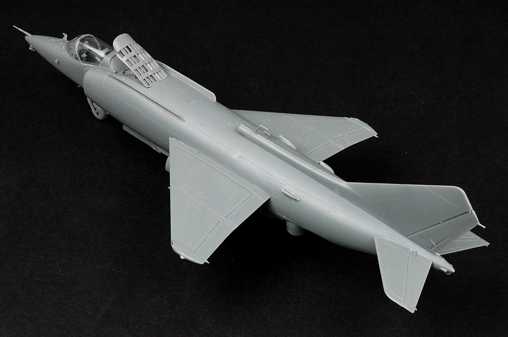 ホビーボス1/48「Yak-38フォージャー」完成品 ヤコヴレフYak-38 “フォージャー”(HOBBYBOSS 1/48) ＞ 飛行機