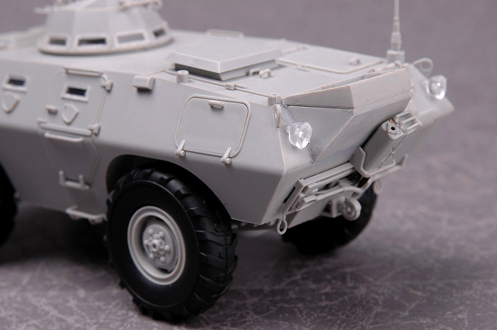 M706 Commando Armored Car in Vietnam 82418-1:35-HobbyBoss