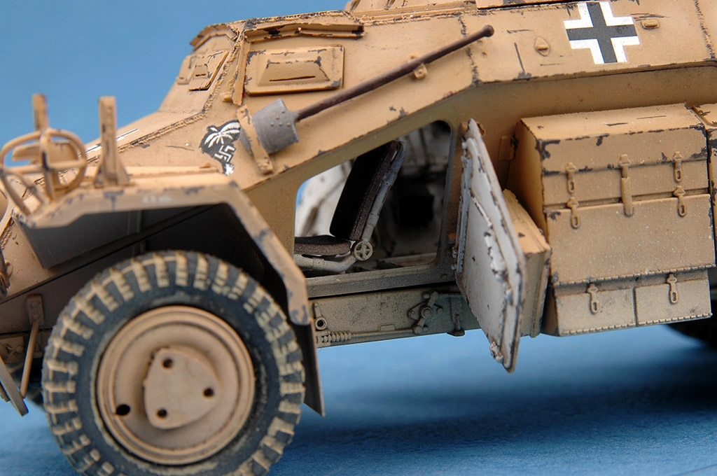 Sd.Kfz. 222 Leichter Panzerspahwagen 2cm 82442-1:35-HobbyBoss