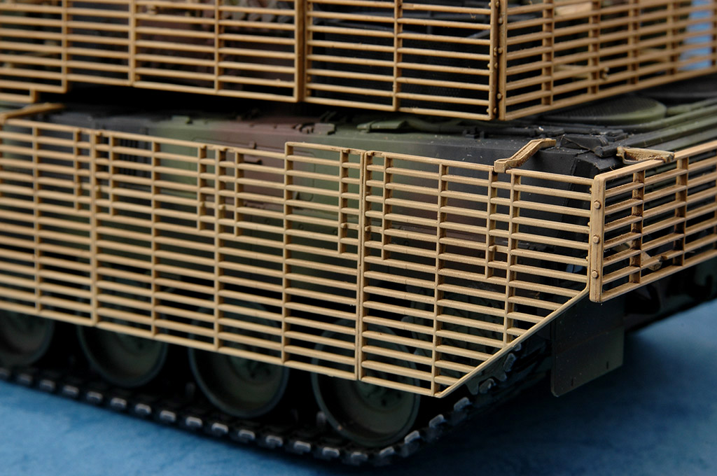 Leopard 2A6M CA N 82458-1:35-HobbyBoss