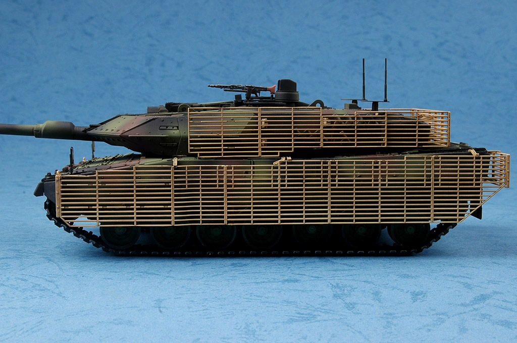 大特価 意味 Leopard 2A6M CA N 82458-1:35-HobbyBoss その他