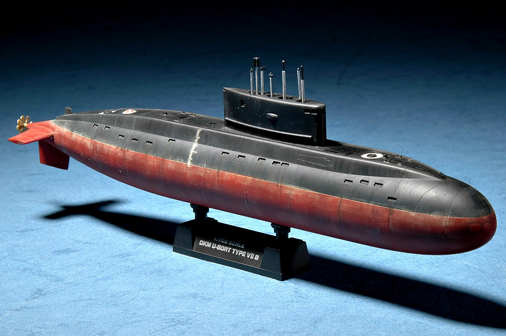 HobbyBoss 1/350 83501 PLAN Kilo class submarine 