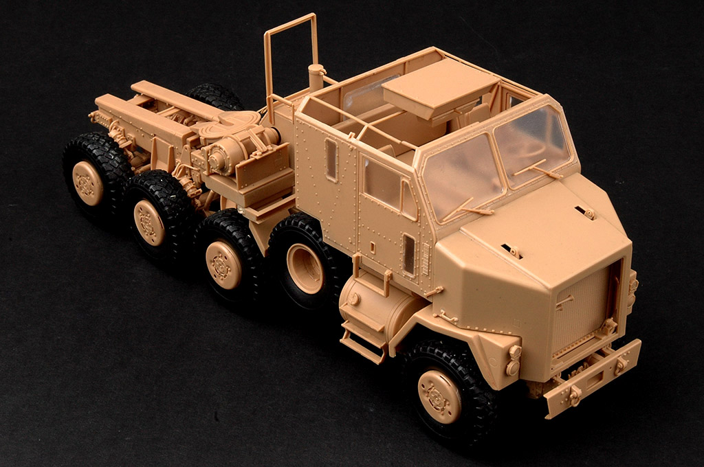 M1070 Truck Tractor & M1000 Heavy Equipment Transporter Semi