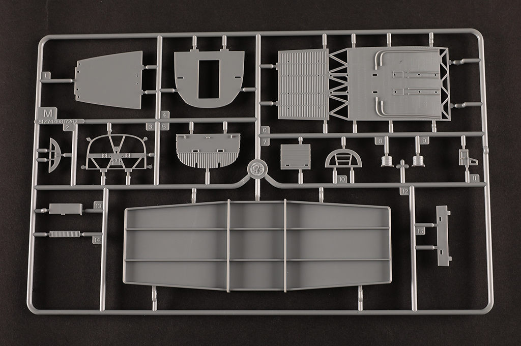 美国B-24D“解放者”轰炸机81775-1/48系列-HobbyBoss模型 美国B-24D“解放者”轰炸机81775-1/48系列-HobbyBoss模型