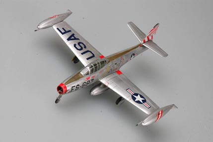 F-84E Thunderjet Fighter 80246-1:72-HobbyBoss